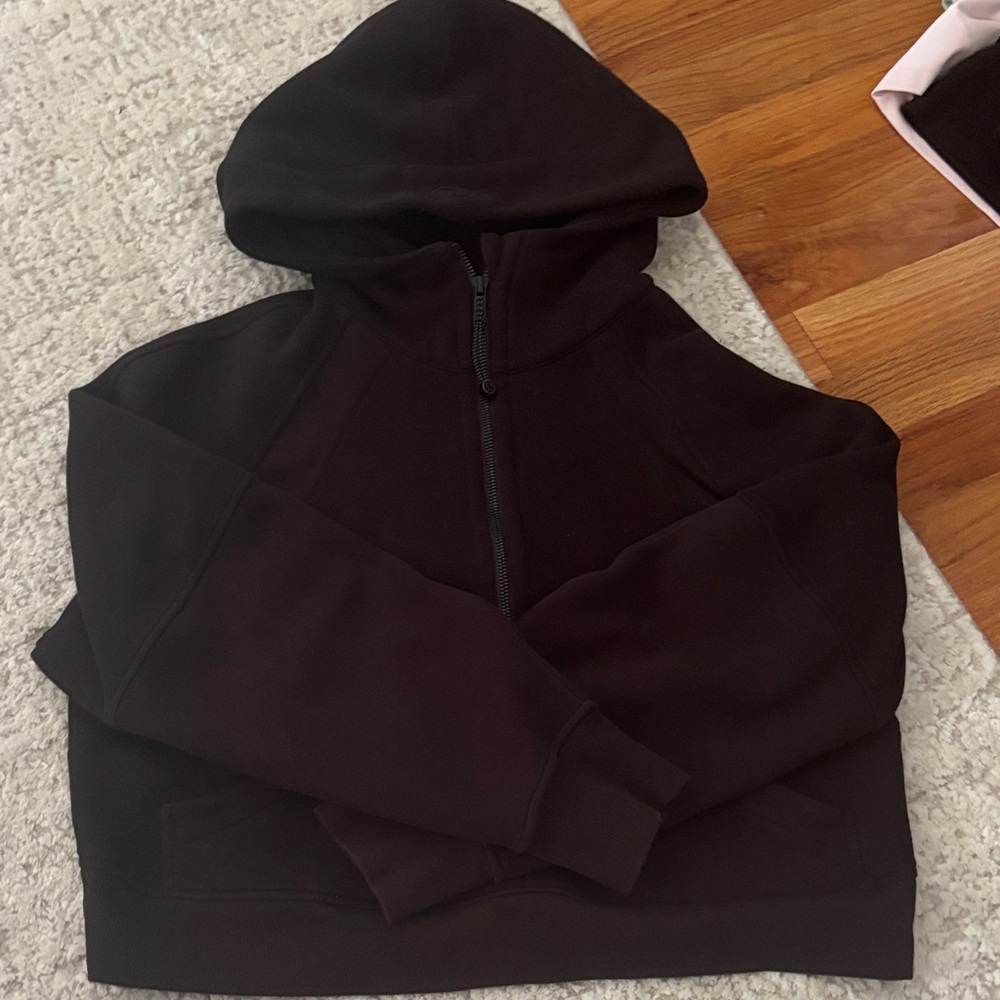 Lululemon black scuba